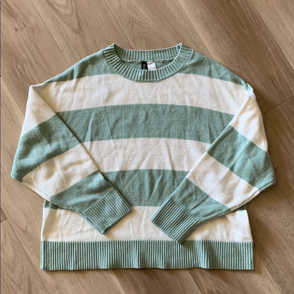 H&M Green and White Crew Neck Sweater with Stripes